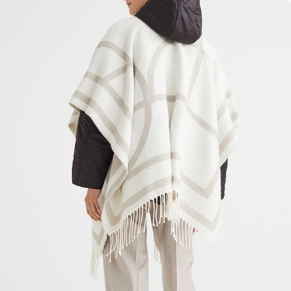 COPY - Reversible Fringe-Trimmed Poncho - Picture 4 of 8